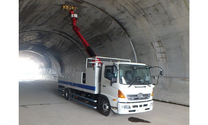 Tunnel inspection car with Multi-Path Linear Array RADAR