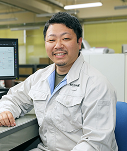 特機事業部の先輩社員