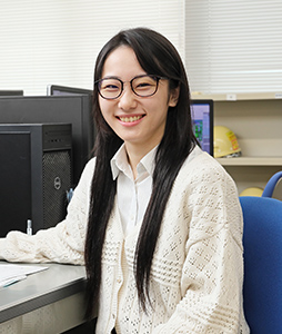 設計事業部の先輩社員